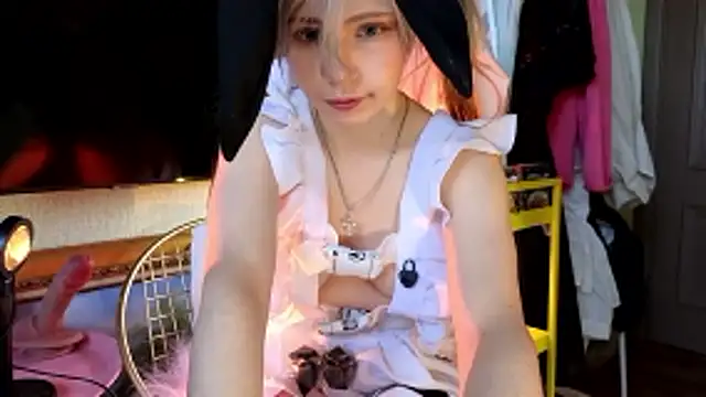 Moon Lollie  online show from 01/19/26, 02:10