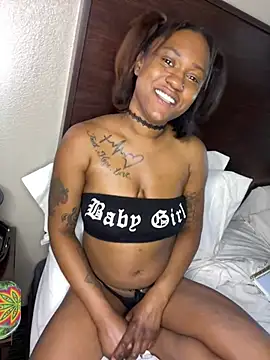 Snapshot of PrettyGal_Tingz chatting on 02/15/25, 10:22 PrettyGal Tingz online show from 02/15/25, 10:22