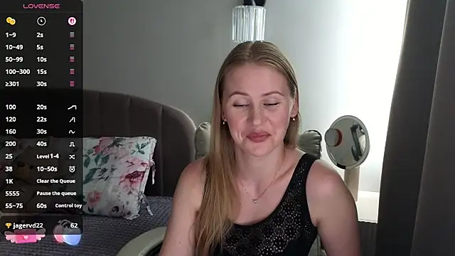 Snapshot of IsabelAllen chatting on 07/14/26, 02:23 IsabelAllen online show from 07/14/26, 02:23