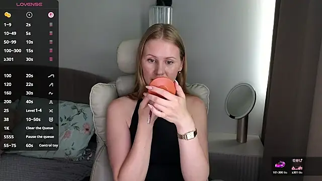 Snapshot of IsabelAllen chatting on 07/24/26, 12:25 IsabelAllen online show from 07/24/26, 12:25