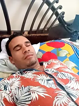 Snapshot of adriel_perez chatting on 02/13/26, 05:42 adriel perez online show from 02/13/26, 05:42