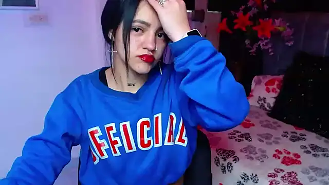 Snapshot of Violettasquirt chatting on 12/19/25, 02:46 Violettasquirt online show from 12/19/25, 02:46