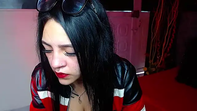 Snapshot of Violettasquirt chatting on 01/09/26, 01:25 Violettasquirt online show from 01/09/26, 01:25