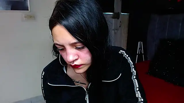 Snapshot of Violettasquirt chatting on 02/11/26, 04:34 Violettasquirt online show from 02/11/26, 04:34