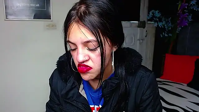 Snapshot of Violettasquirt chatting on 02/19/26, 02:57 Violettasquirt online show from 02/19/26, 02:57