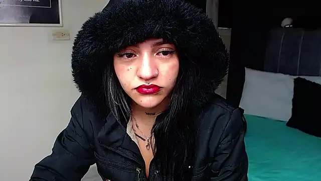 Snapshot of Violettasquirt chatting on 02/24/26, 01:09 Violettasquirt online show from 02/24/26, 01:09