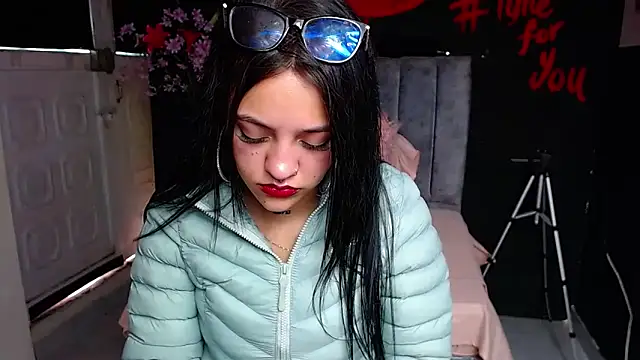 Snapshot of Violettasquirt chatting on 03/02/26, 01:40 Violettasquirt online show from 03/02/26, 01:40