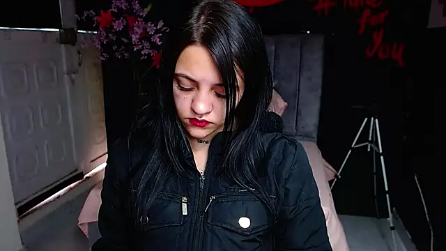 Snapshot of Violettasquirt chatting on 03/03/26, 03:07 Violettasquirt online show from 03/03/26, 03:07