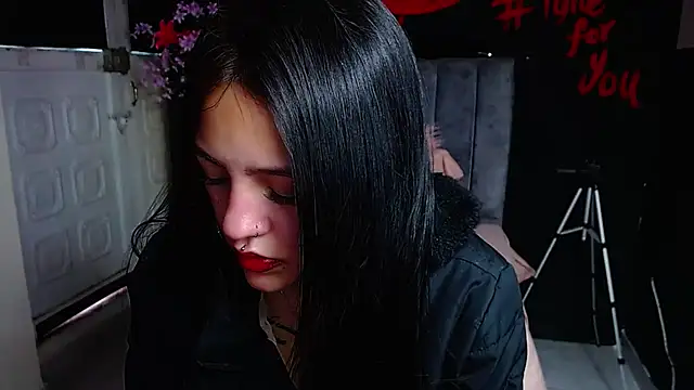 Snapshot of Violettasquirt chatting on 03/06/26, 02:02 Violettasquirt online show from 03/06/26, 02:02