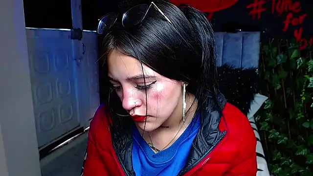 Violettasquirt online show from 04/17/26, 02:09