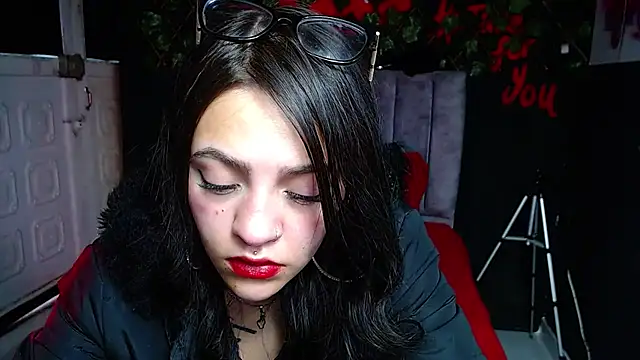 Snapshot of Violettasquirt chatting on 05/07/26, 05:18 Violettasquirt online show from 05/07/26, 05:18