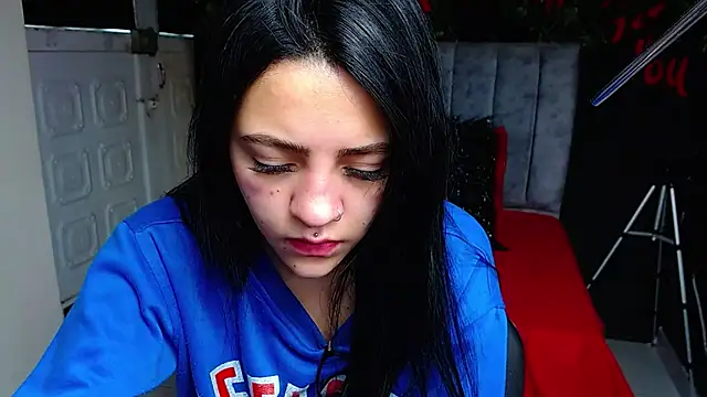 Snapshot of Violettasquirt chatting on 05/13/26, 02:14 Violettasquirt online show from 05/13/26, 02:14