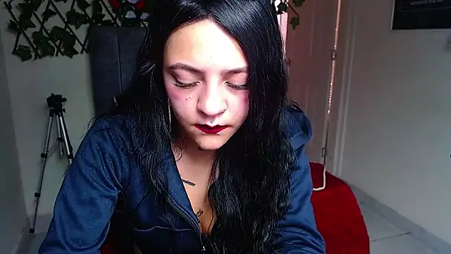 Snapshot of Violettasquirt chatting on 06/01/26, 01:46 Violettasquirt online show from 06/01/26, 01:46
