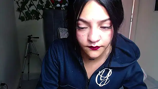 Snapshot of Violettasquirt chatting on 06/10/26, 01:43 Violettasquirt online show from 06/10/26, 01:43