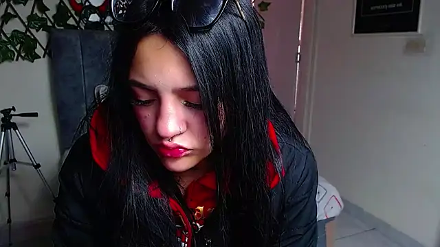 Snapshot of Violettasquirt chatting on 06/11/26, 01:42 Violettasquirt online show from 06/11/26, 01:42