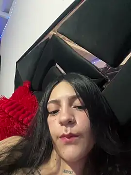 Snapshot of Violettasquirt chatting on 06/15/26, 03:20 Violettasquirt online show from 06/15/26, 03:20