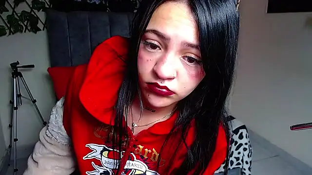 Snapshot of Violettasquirt chatting on 06/26/26, 01:59 Violettasquirt online show from 06/26/26, 01:59