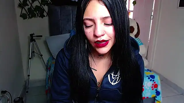 Snapshot of Violettasquirt chatting on 07/08/26, 01:48 Violettasquirt online show from 07/08/26, 01:48
