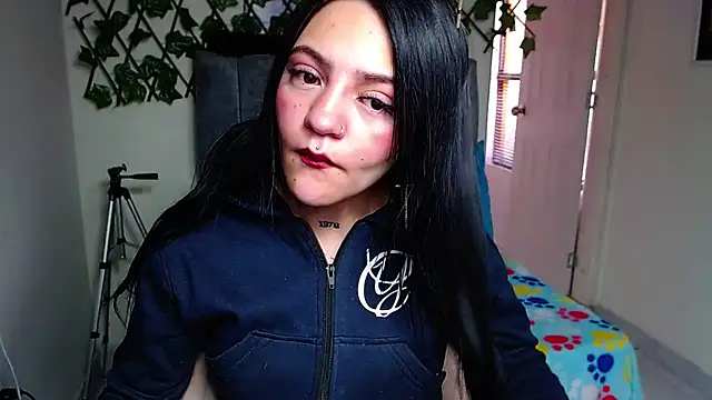 Snapshot of Violettasquirt chatting on 07/24/26, 01:31 Violettasquirt online show from 07/24/26, 01:31