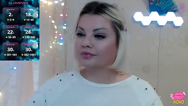 Snapshot of JewellKiss7 chatting on 04/08/26, 12:49 JewellKiss7 online show from 04/08/26, 12:49