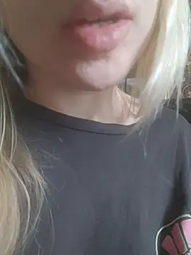 Linda 999 online show from 03/04/25, 11:08