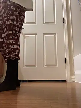 yfui221 online show from 10/27/25, 12:15