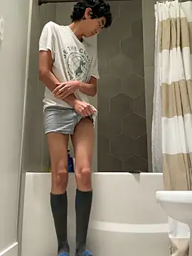 yfui221 online show from 04/11/26, 08:57