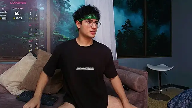 Snapshot of Mark_Evans1_ chatting on 02/12/25, 02:56 Mark Evans1 online show from 02/12/25, 02:56