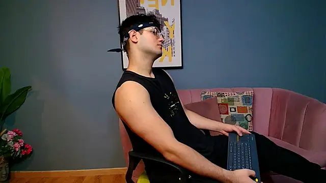 Snapshot of Mark_Evans1_ chatting on 03/19/25, 07:38 Mark Evans1 online show from 03/19/25, 07:38