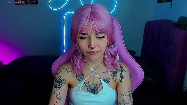 Snapshot of adri_tom44 chatting on 12/05/24, 01:58 adri tom44 online show from 12/05/24, 01:58