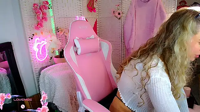 EllieKarrX online show from 12/29/24, 09:30