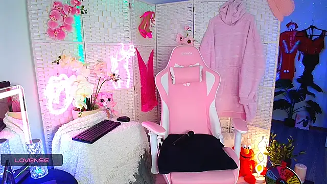 EllieKarrX online show from 02/03/25, 12:04