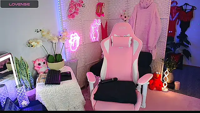 EllieKarrX online show from 03/13/25, 10:43