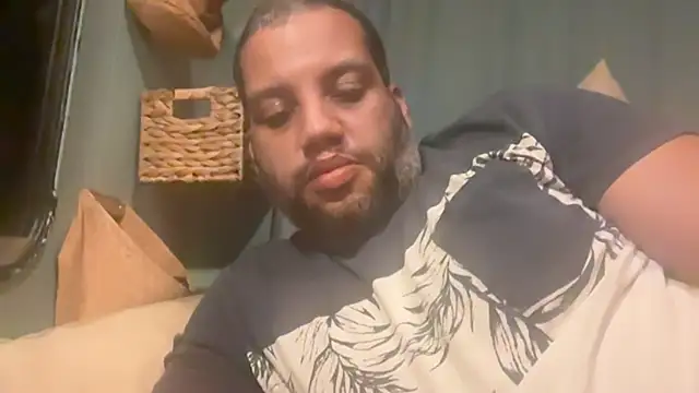 Snapshot of AbsolutMouuah chatting on 09/12/25, 12:44 AbsolutMouuah online show from 09/12/25, 12:44