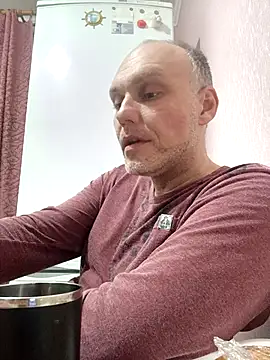 Pineapple04 online show from 11/28/25, 05:37