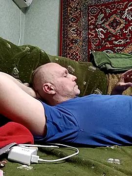 Pineapple04 online show from 04/13/26, 06:24