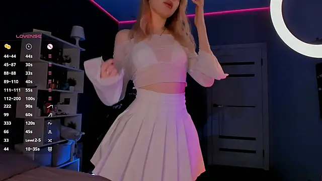 Snapshot of aneta_alisha chatting on 01/12/25, 04:31 aneta alisha online show from 01/12/25, 04:31