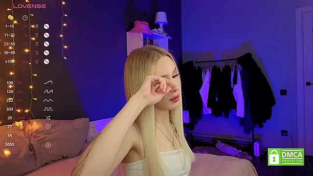 Snapshot of aneta_alisha chatting on 10/19/25, 12:50 aneta alisha online show from 10/19/25, 12:50