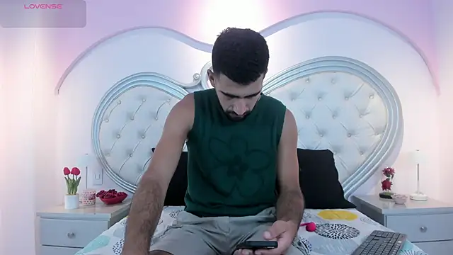 Ethan  Walker online show from 04/18/26, 01:37