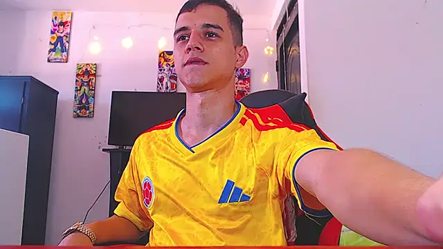 ADAM HOT online show from 03/19/26, 08:24