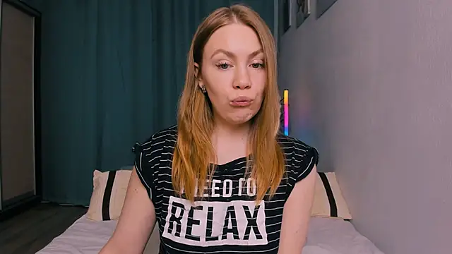 InsatiableFoxX online show from 04/08/26, 09:15