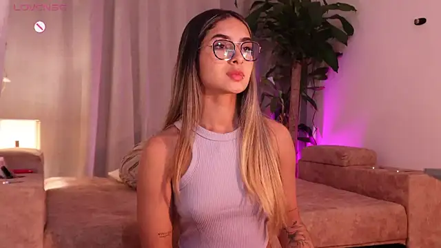 Snapshot of sammy_laszlow chatting on 09/10/25, 01:38 sammy laszlow online show from 09/10/25, 01:38