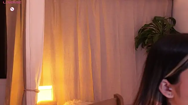 Snapshot of sammy_laszlow chatting on 10/29/25, 02:03 sammy laszlow online show from 10/29/25, 02:03