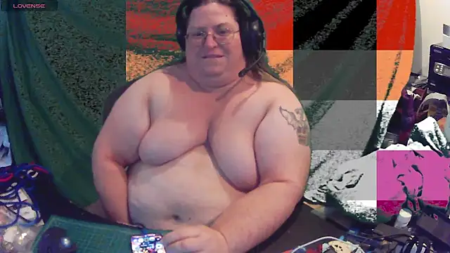 Snapshot of ShibariTurtleDuck chatting on 06/19/26, 05:17 ShibariTurtleDuck online show from 06/19/26, 05:17