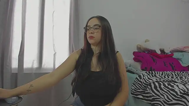 HARLEYNAPIER online show from 10/08/25, 08:17