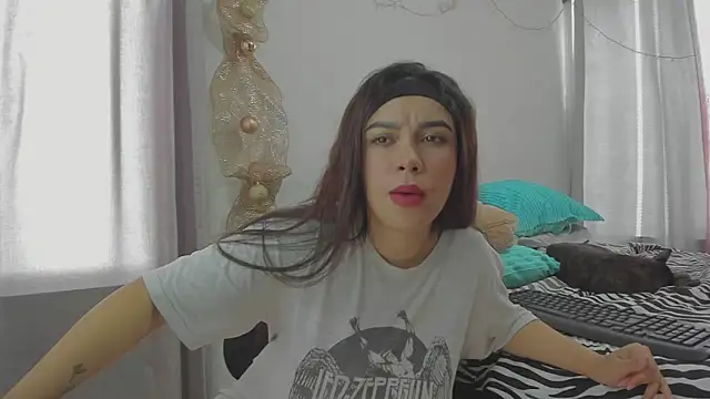 HARLEYNAPIER online show from 11/23/25, 02:39