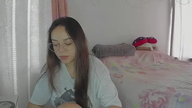 Snapshot of HARLEYNAPIER chatting on 07/14/26, 03:07 HARLEYNAPIER online show from 07/14/26, 03:07