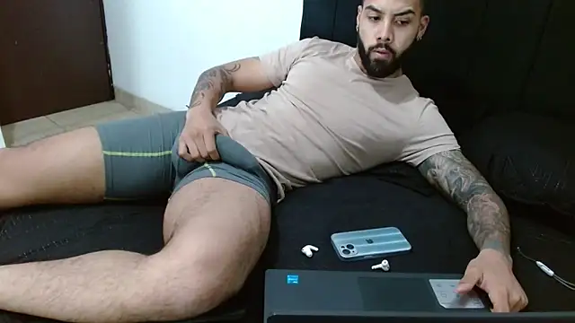 Hendry  online show from 12/06/24, 04:36