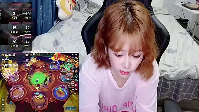 Snapshot of Angelababy001 chatting on 02/15/25, 07:17 Angelababy001 online show from 02/15/25, 07:17