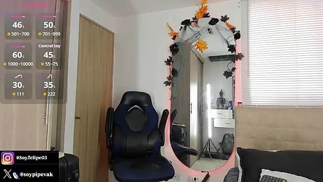 soyander03  online show from 10/28/25, 11:47